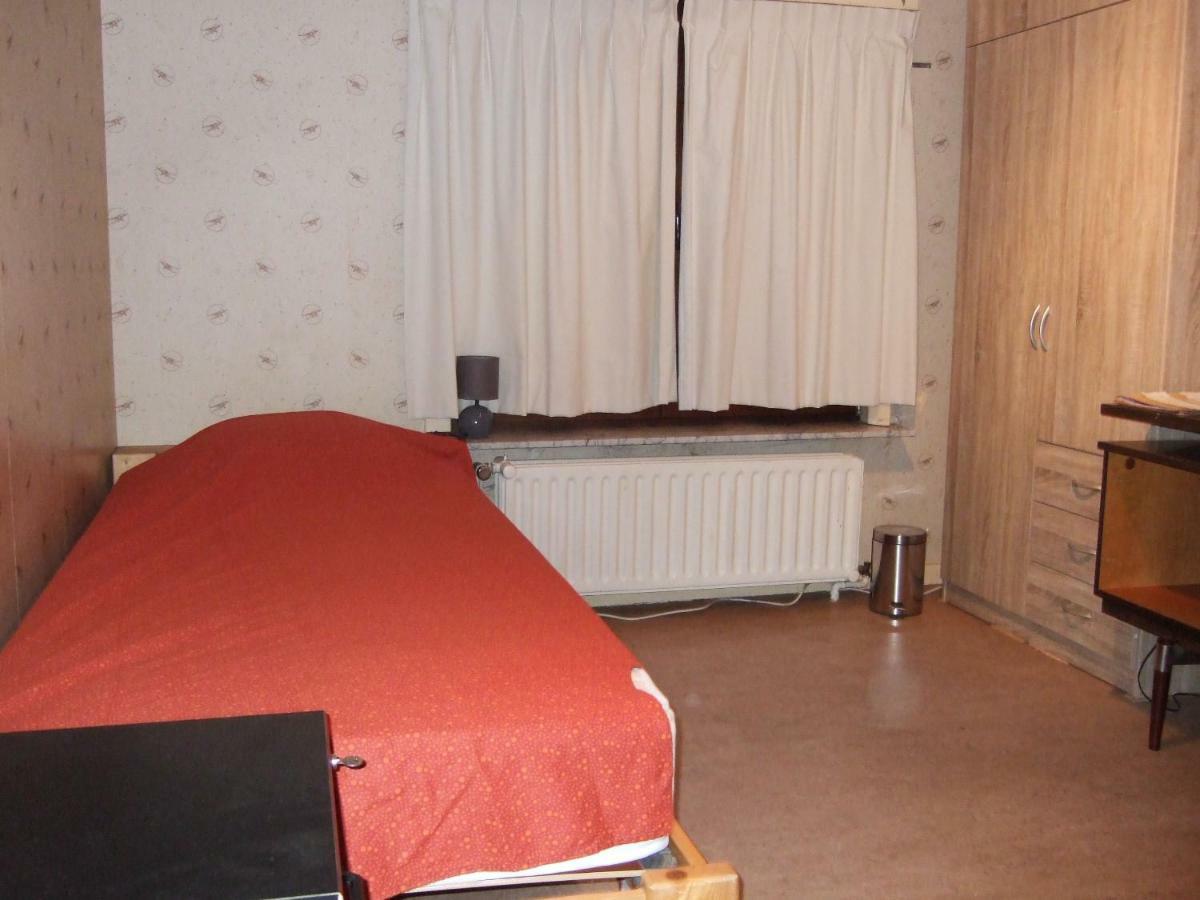 Guestrooms Bij Het Station Van Drongen ヘント エクステリア 写真